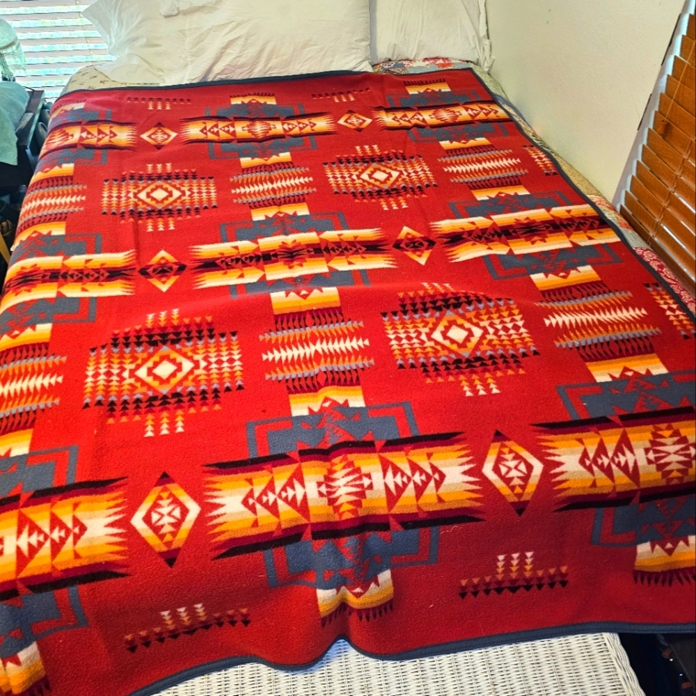Pendleton Woolen Mills- Wool & Cotton Blanket